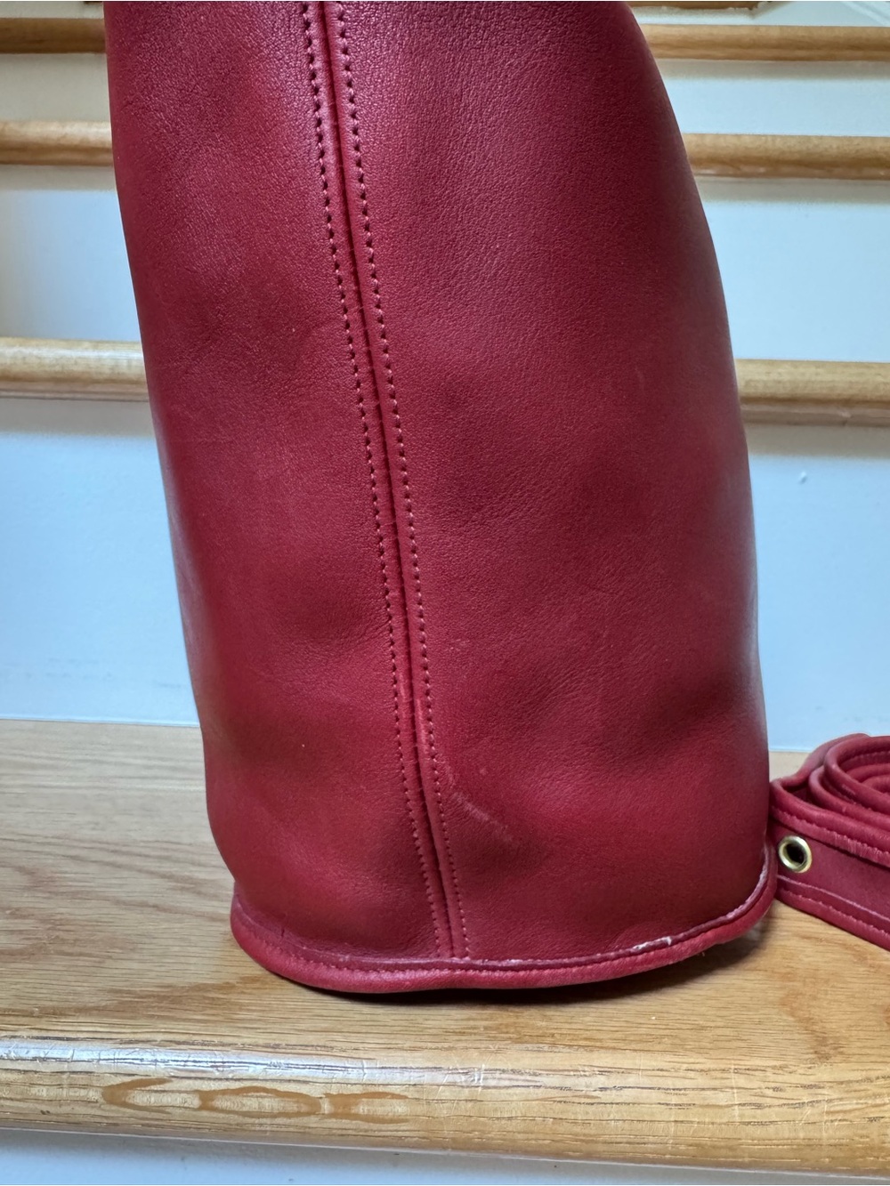 Vintage Coach Helen’s Legacy 9953 Red Leather Duffle Bucket Bag - Picture 4 of 14